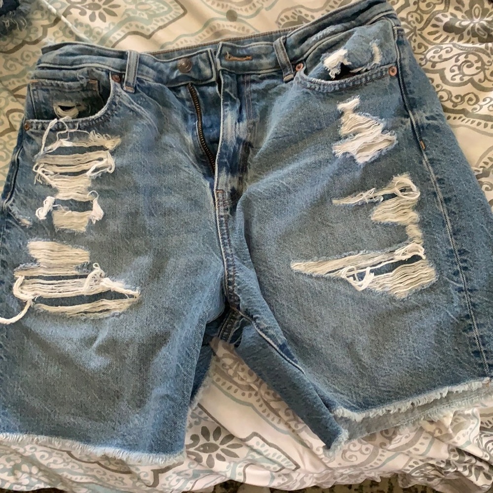 American Eagle Shorts- NWOT Stone wash/frayed.